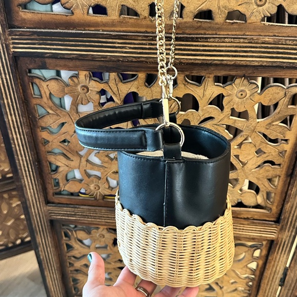 ALDO Aceille Straw Black Vegan Leather Honeybee Bucket Bag Purse. - Picture 7 of 15